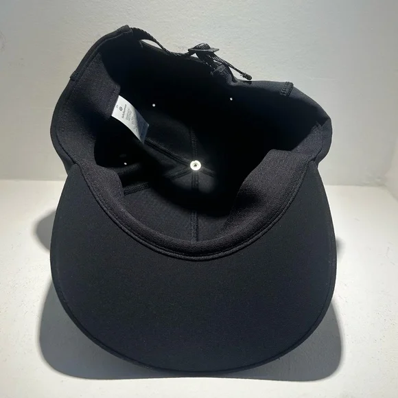 Lululemon Hat in Black - Picture 4 of 6